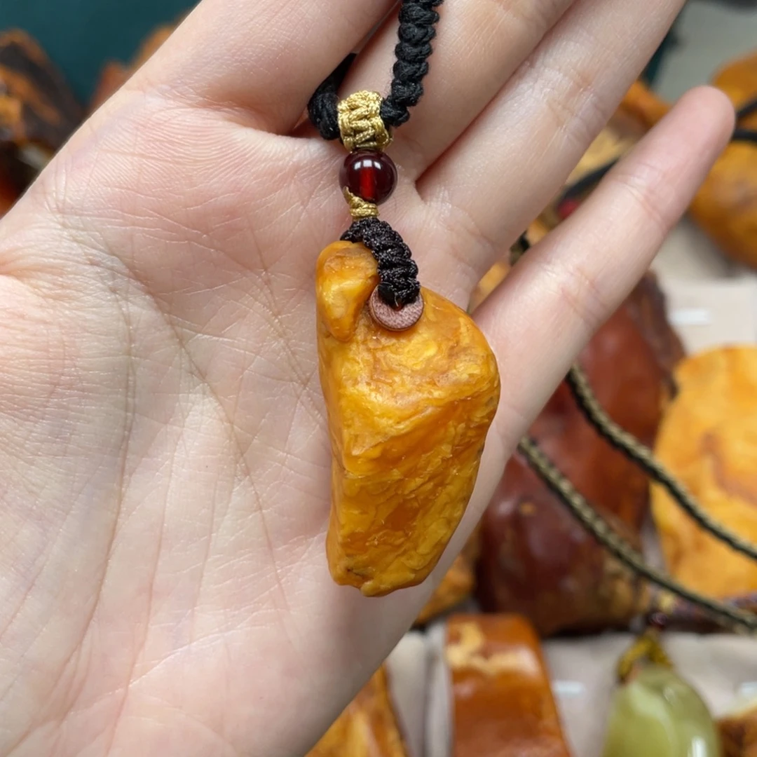 琥珀珠宝奇石未镶嵌