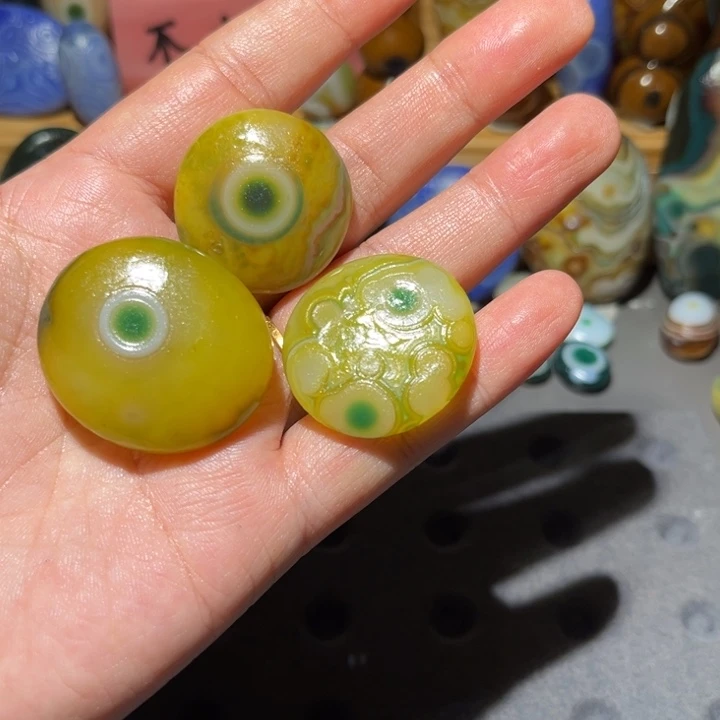 泰***金玛瑙/玉髓未镶嵌颈饰