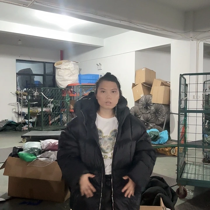 黑色中长款gase带帽子m