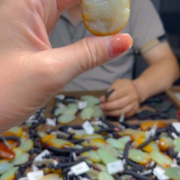 【闪购商品】和田玉未镶嵌颈饰