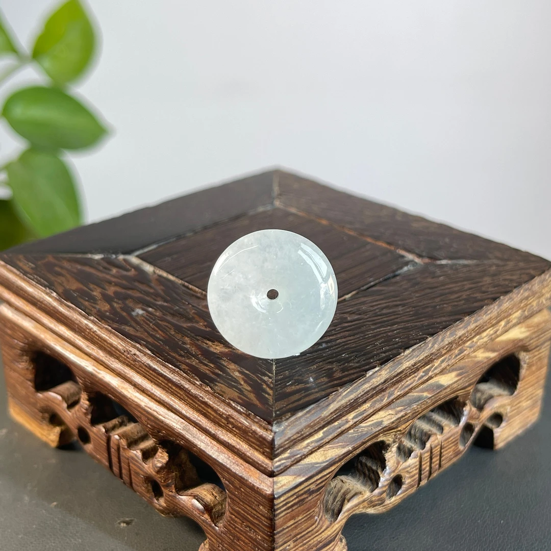 JSW22-015  天然缅甸A货翡翠 平安扣