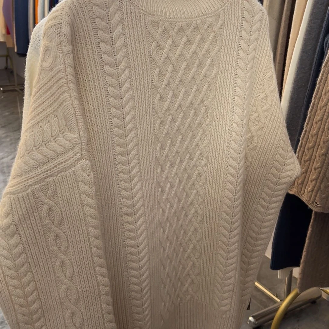 丹***清重工 高领 加厚 纽花 羊绒衫