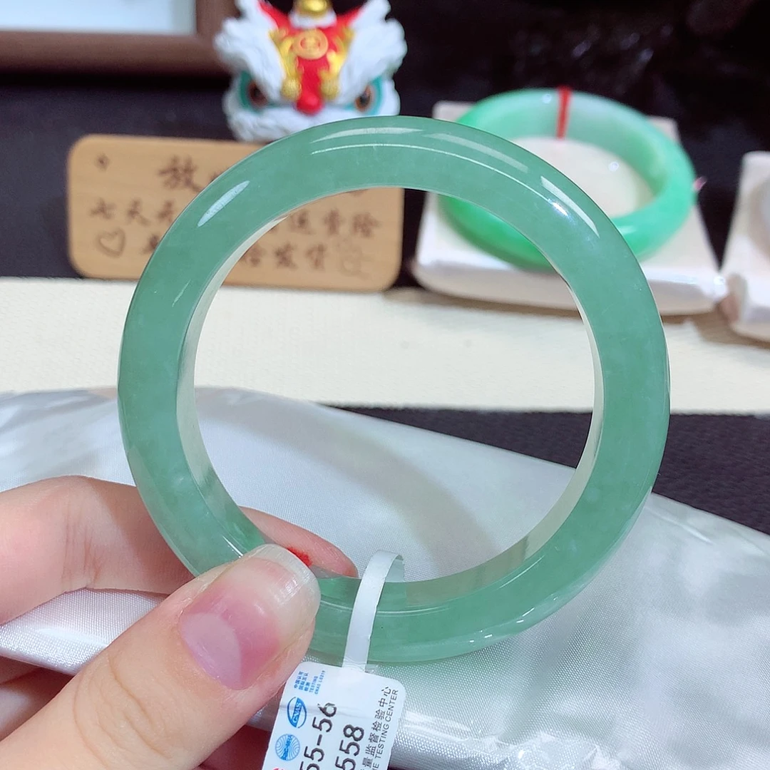 翡翠未镶嵌手镯558