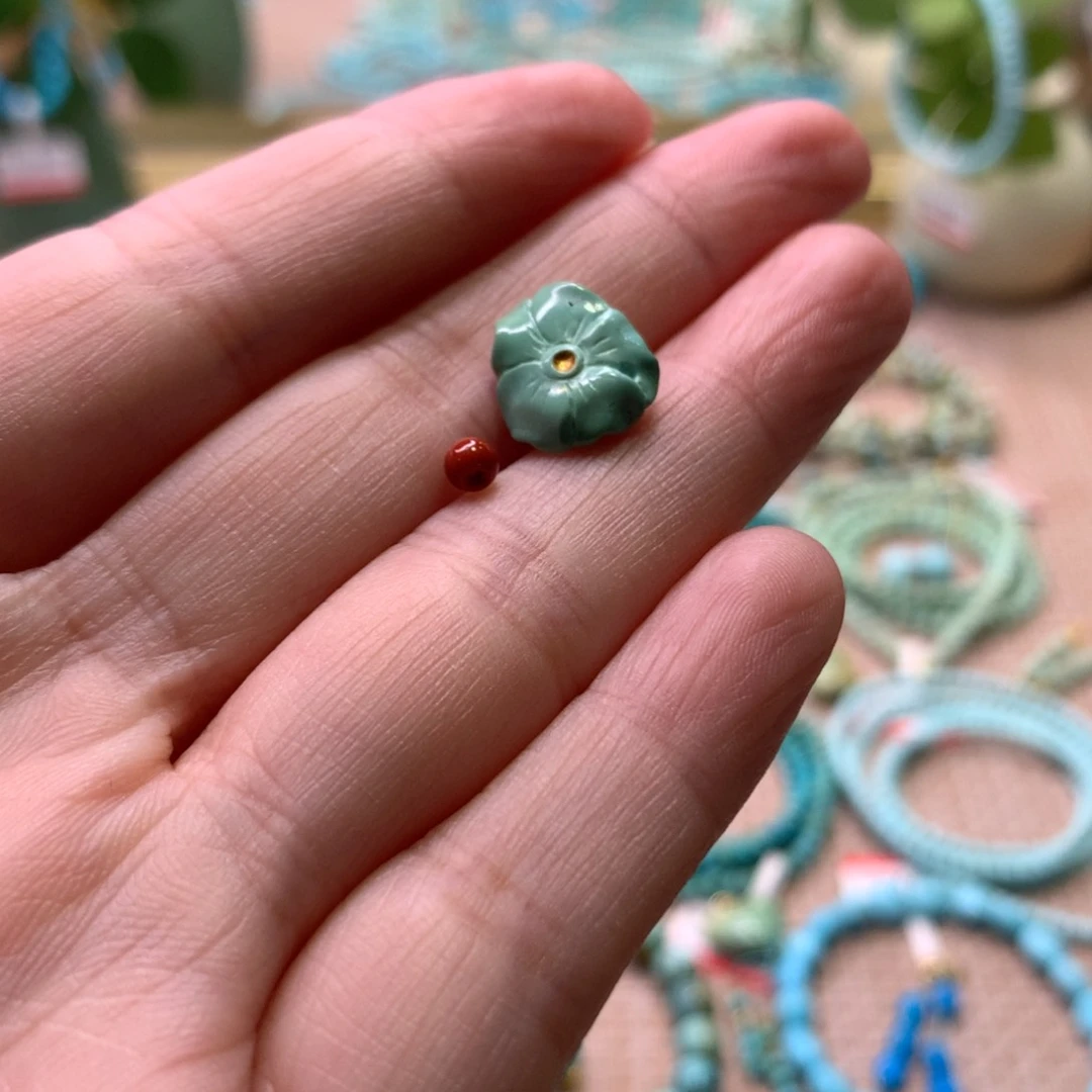 南红玛瑙配饰未镶嵌