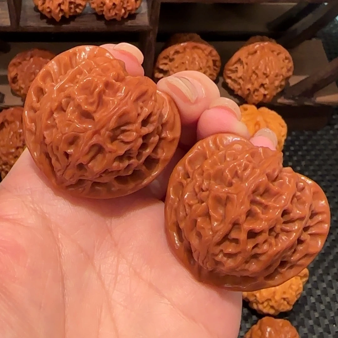 桃核把件宫灯41精品1435