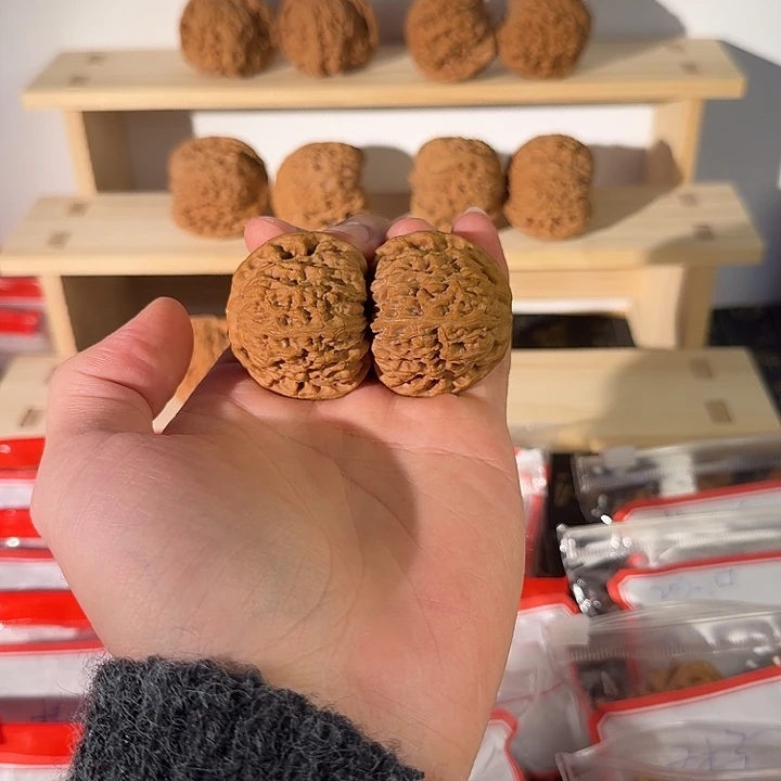 文玩核桃吊坠40球疆南疆石