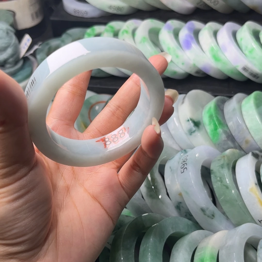 未镶嵌翡翠手镯定制翡翠