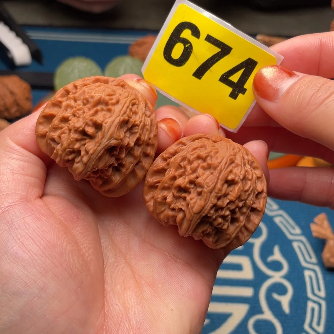 文玩核桃吊坠41白狮子674号