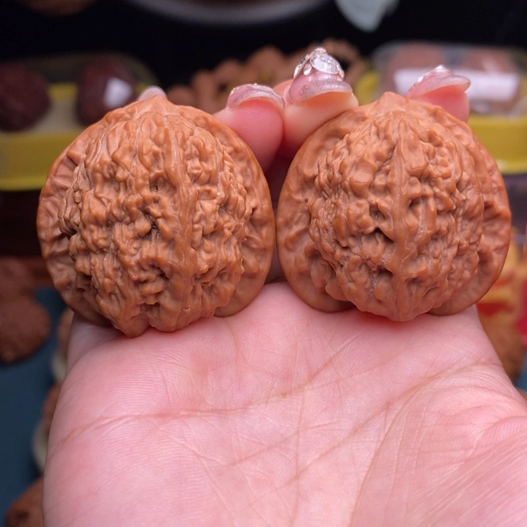 文玩核桃吊坠蚂蚁沟