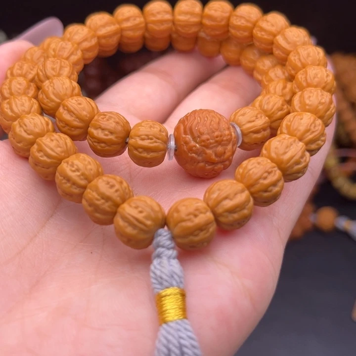 猴头核桃吊坠11八棱手持44颗顶珠貔貅坠蝉王