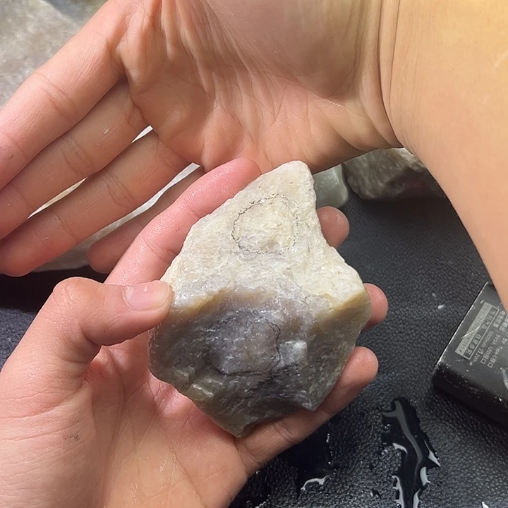 和田玉（糖玉）未镶嵌手镯