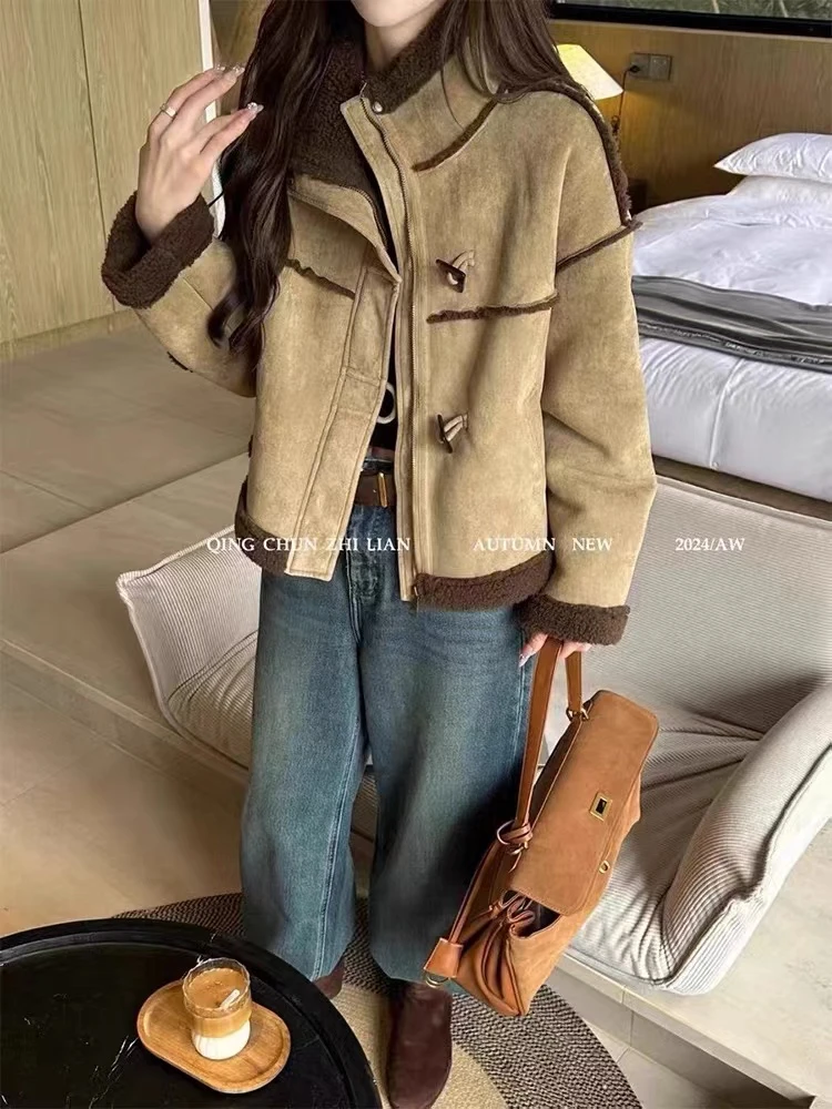 欧洲站麂皮绒复古牛角扣羔毛短外套女2024秋冬新款时尚上衣89029