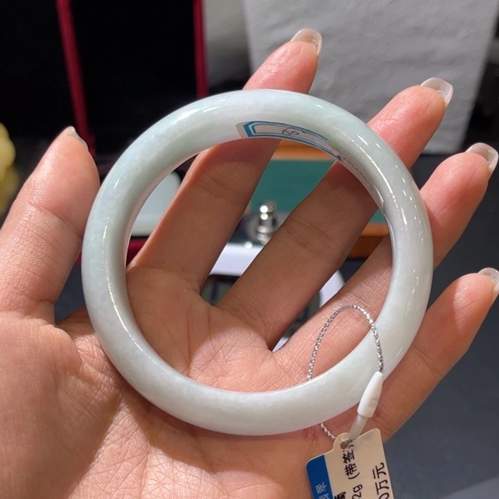 翡翠手镯未镶嵌聆*