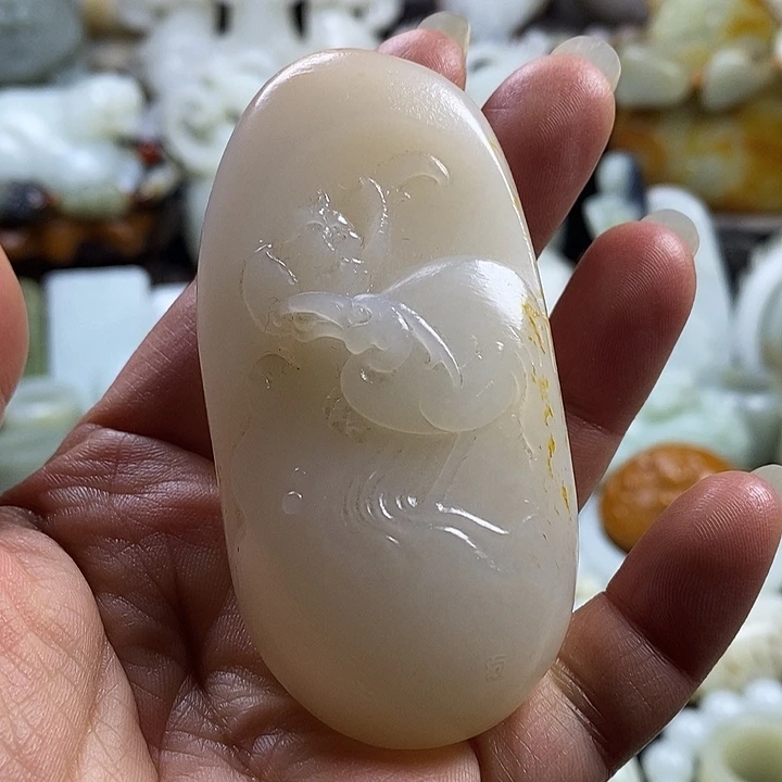 和田玉未镶嵌把件