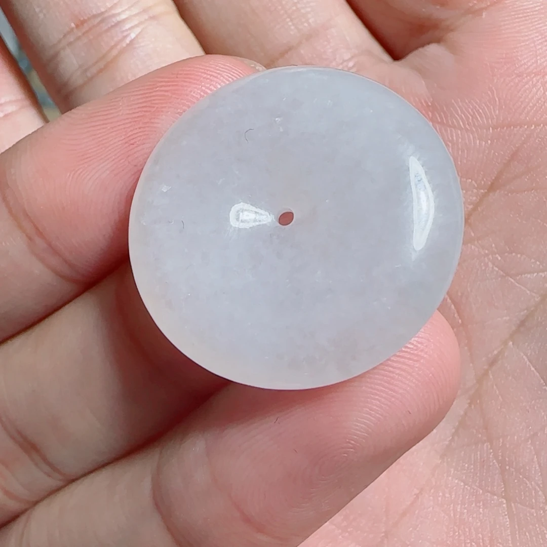 翡翠未镶嵌颈饰平安扣