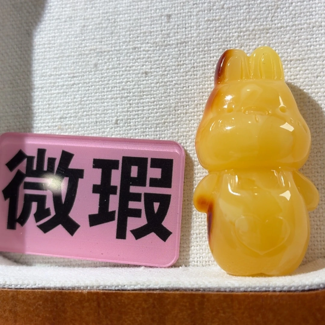 蜜蜡未镶嵌裸石兔子