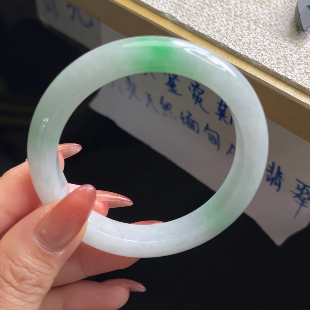翡翠未镶嵌手镯手镯