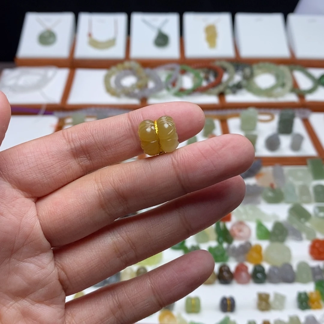 和田玉颈饰未镶嵌_****9