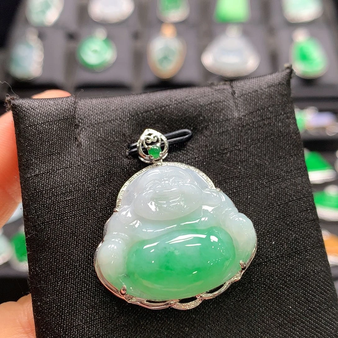 翡翠18K金镶嵌颈饰佛公