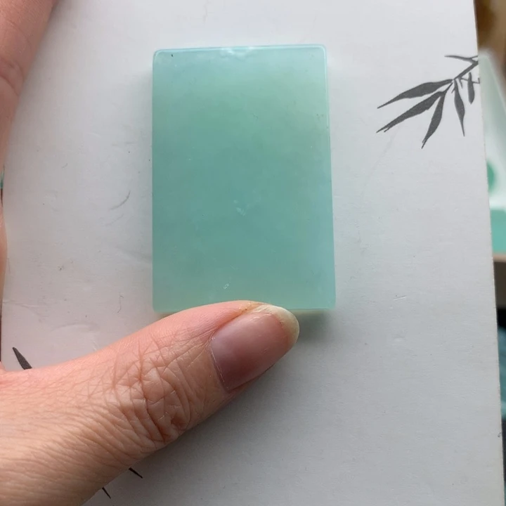 岫玉未镶嵌颈饰无事牌