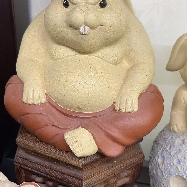 紫砂茶宠朱***?社会兔子