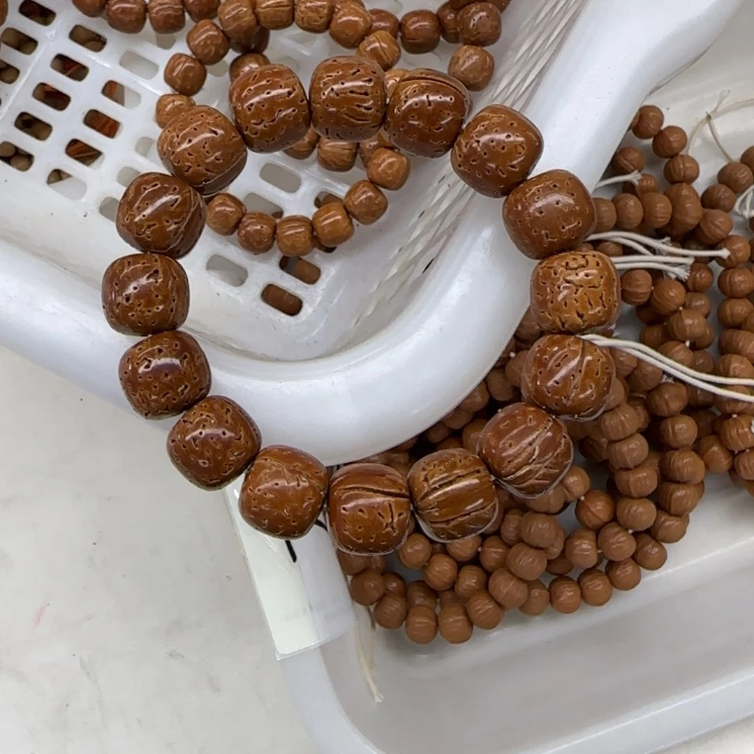 白玉菩提手串红色104
