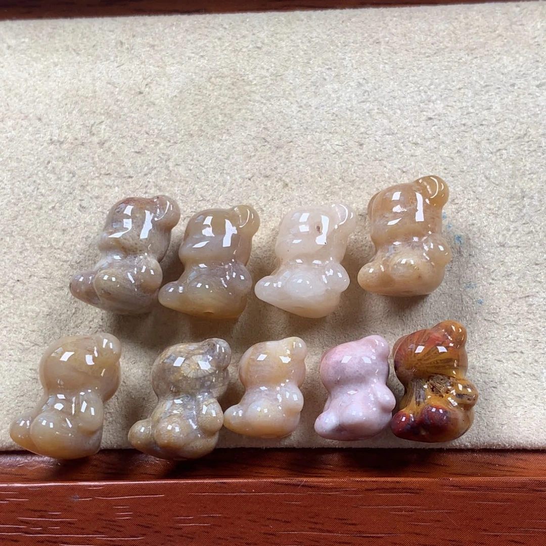 未镶嵌暴力熊漏90/组。10硅化珊瑚（珊瑚玉）