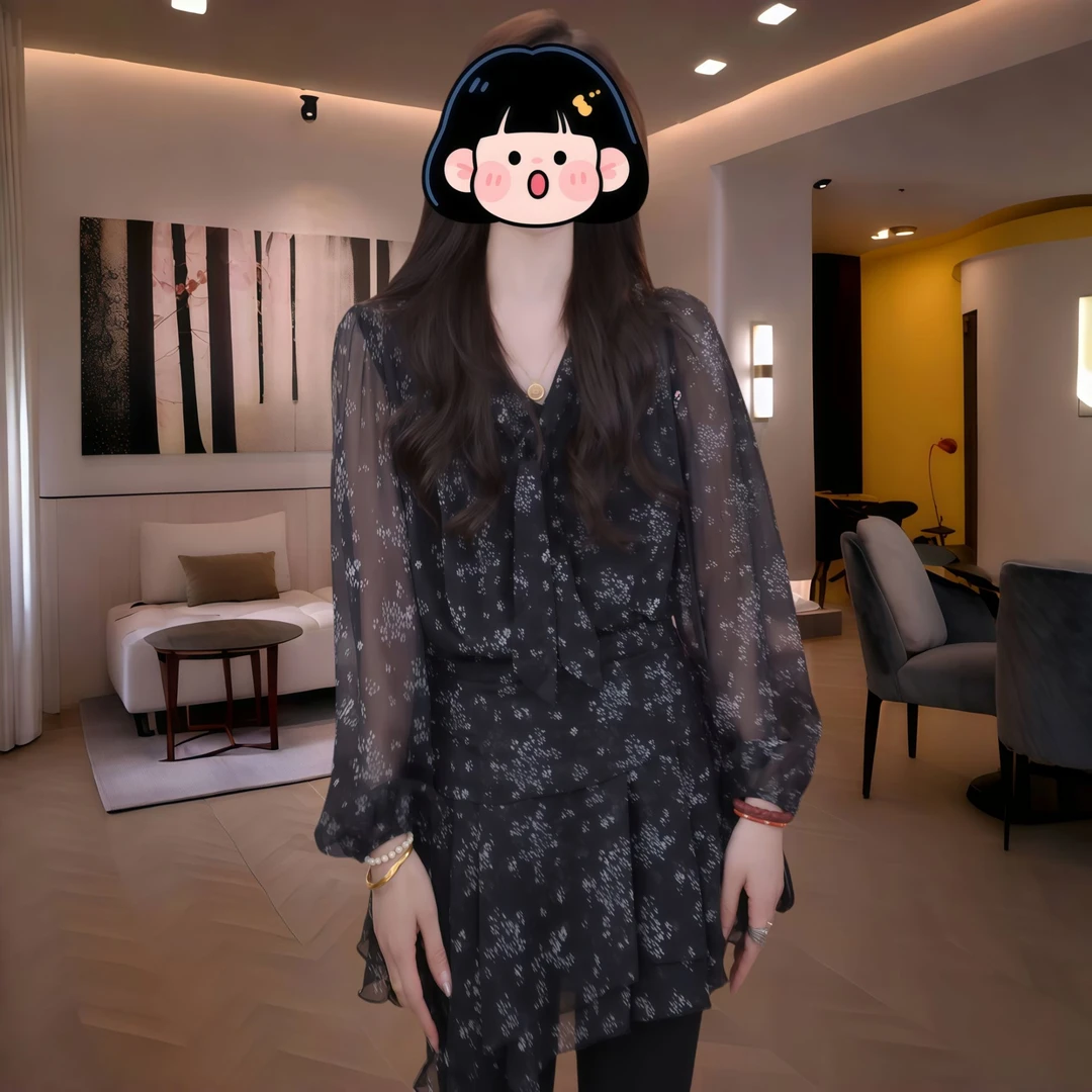 秋季蕾丝显瘦碎花V领绑带连衣裙女2025休闲百搭薄款柔软裙子上衣