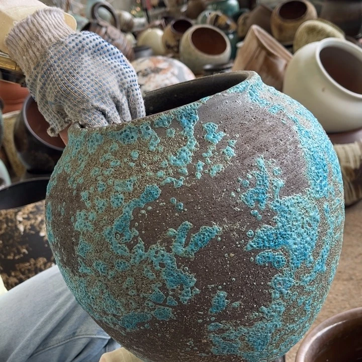 无孔 高24 口17。