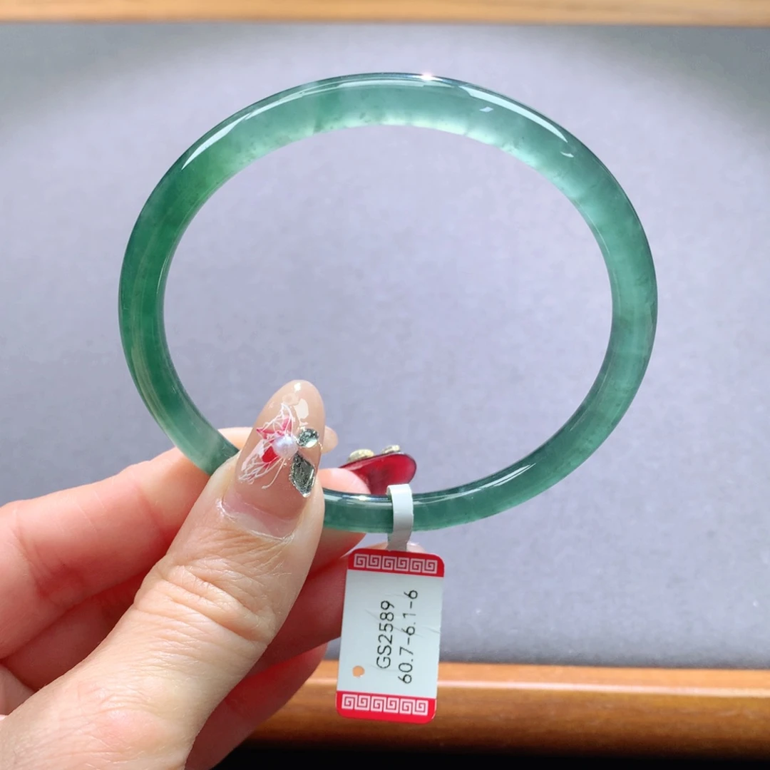 翡翠手镯未镶嵌天然翡翠手镯叮当镯