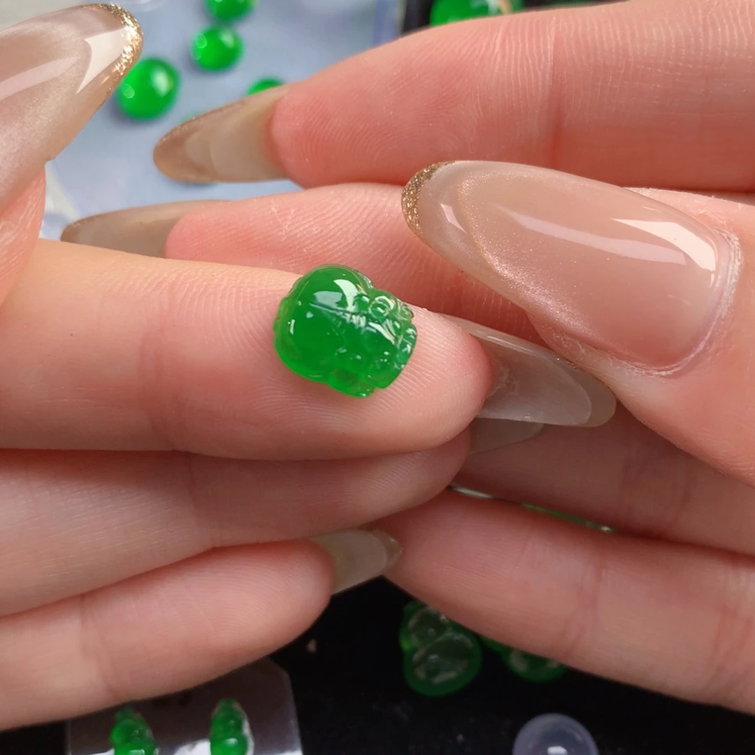 翡翠裸石10.5-8.85-3.74