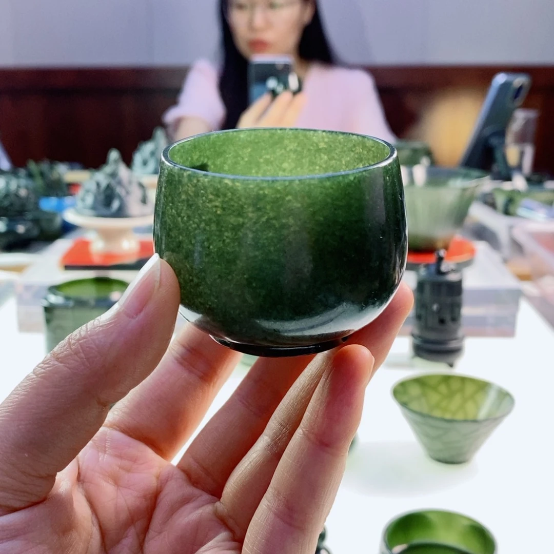 未镶嵌和田玉（青玉）摆件