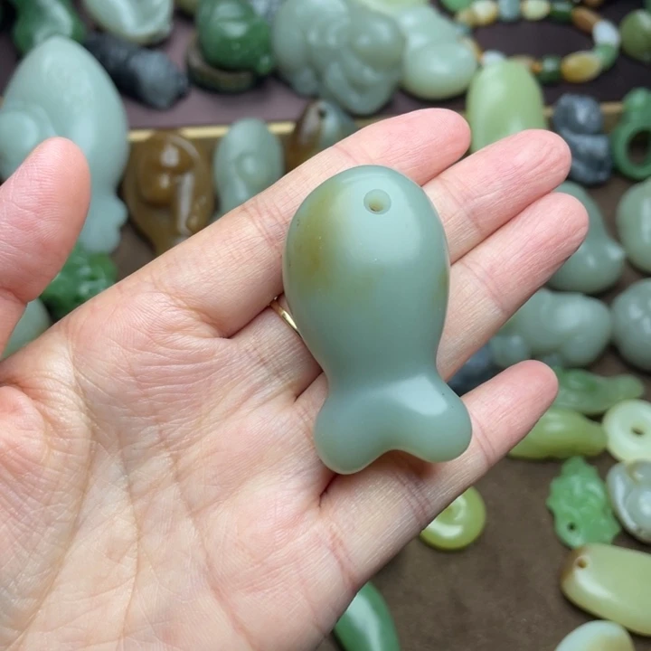 【闪购商品】颈饰未镶嵌和田玉澷*