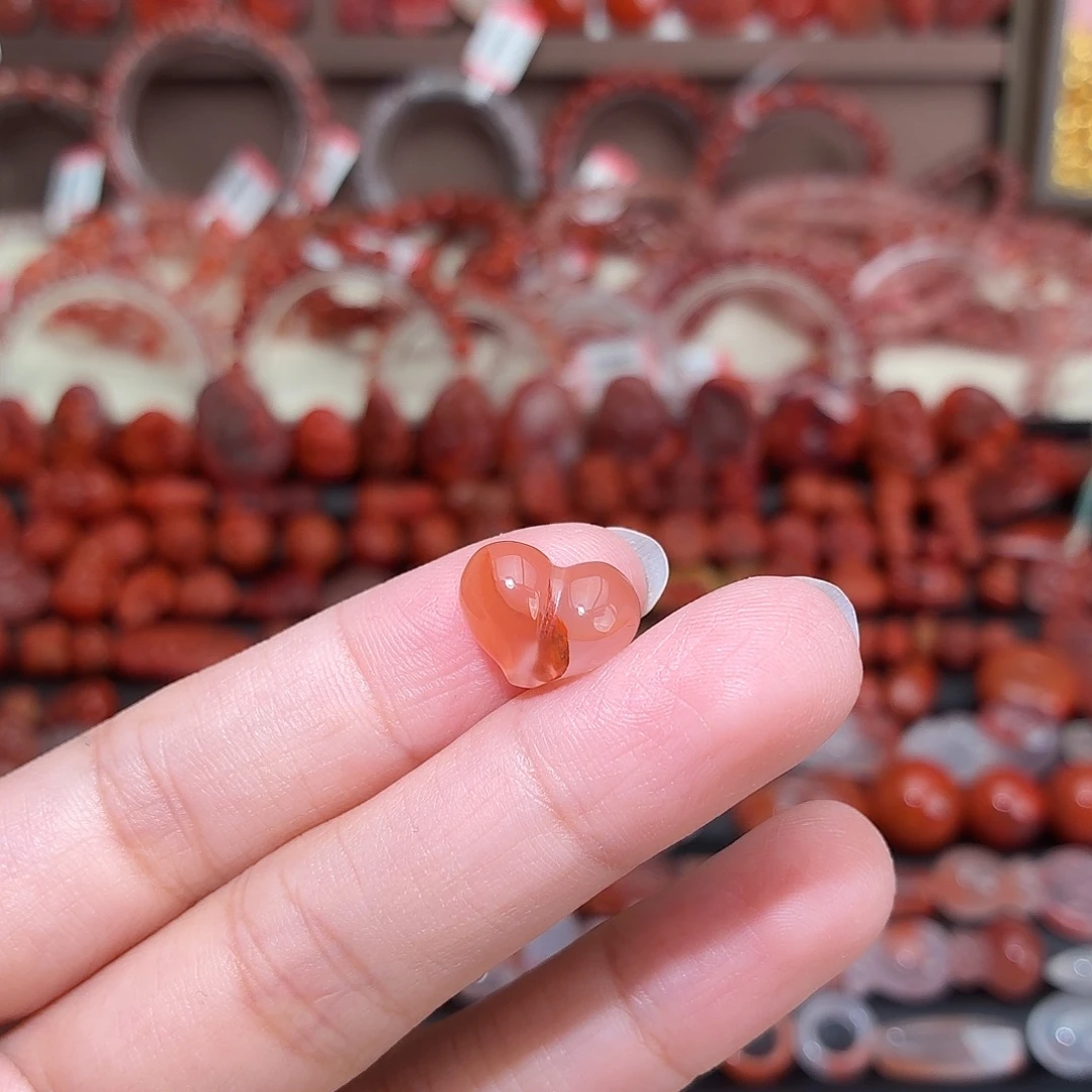 南红玛瑙未镶嵌颈饰屁桃心13+