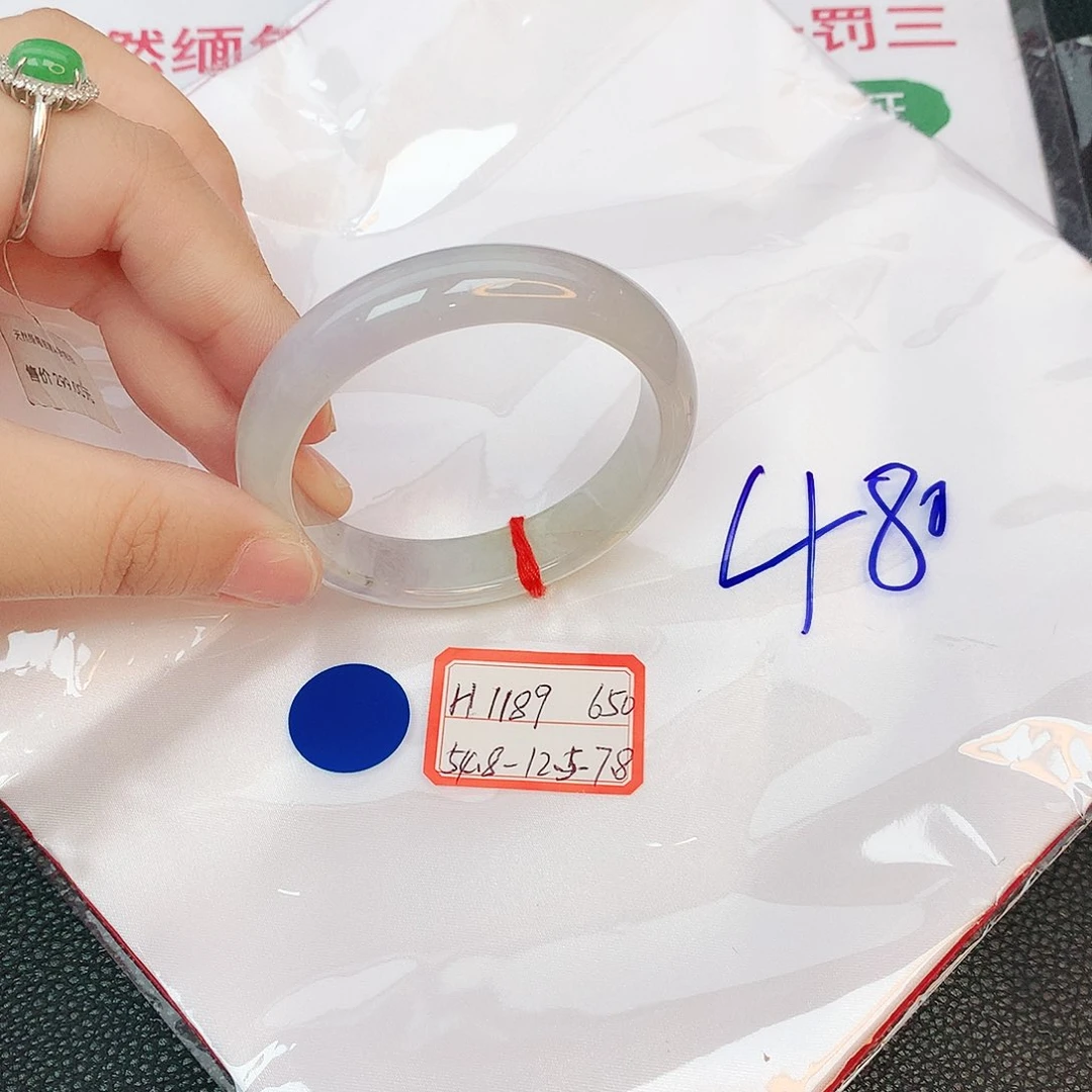翡翠手镯未镶嵌缅甸翡翠
