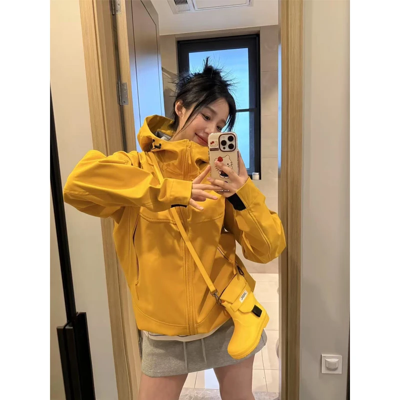 橘黄色户外软壳棒球服外套男女春秋多巴胺爬山穿搭连帽夹克登山服