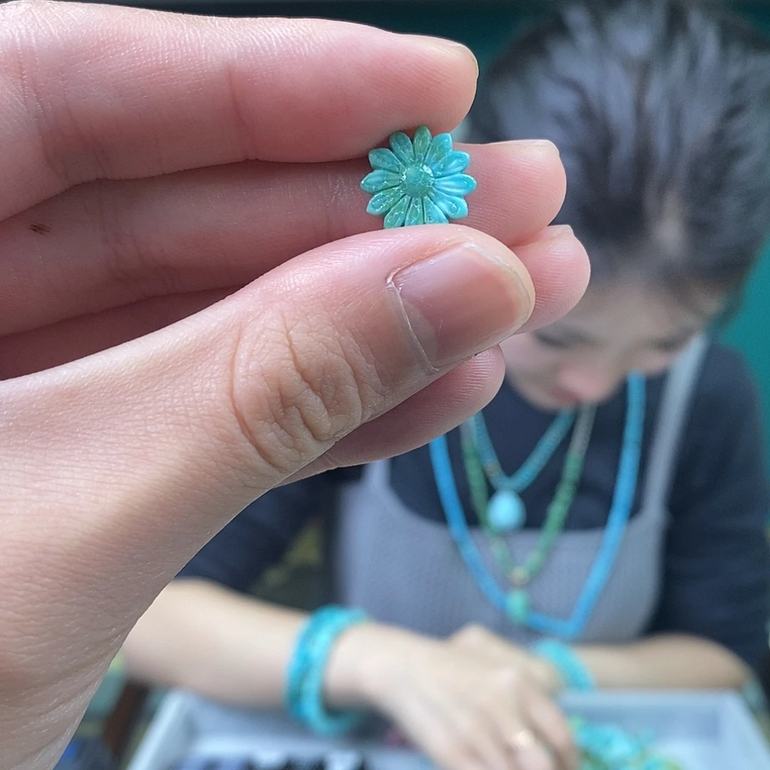 绿松石未镶嵌珠宝奇石