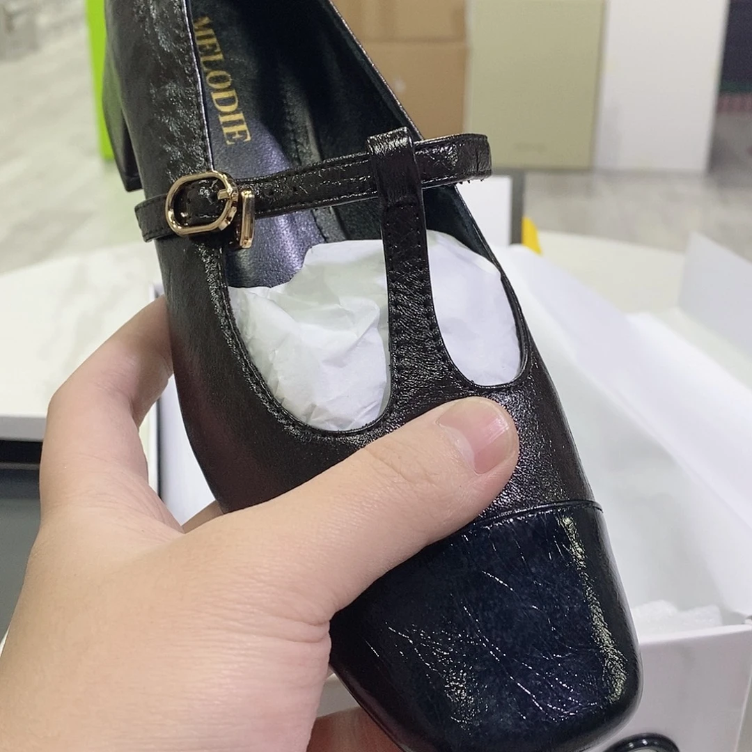 千百度集团.品牌女鞋孤品，以直播间为准，尺码36