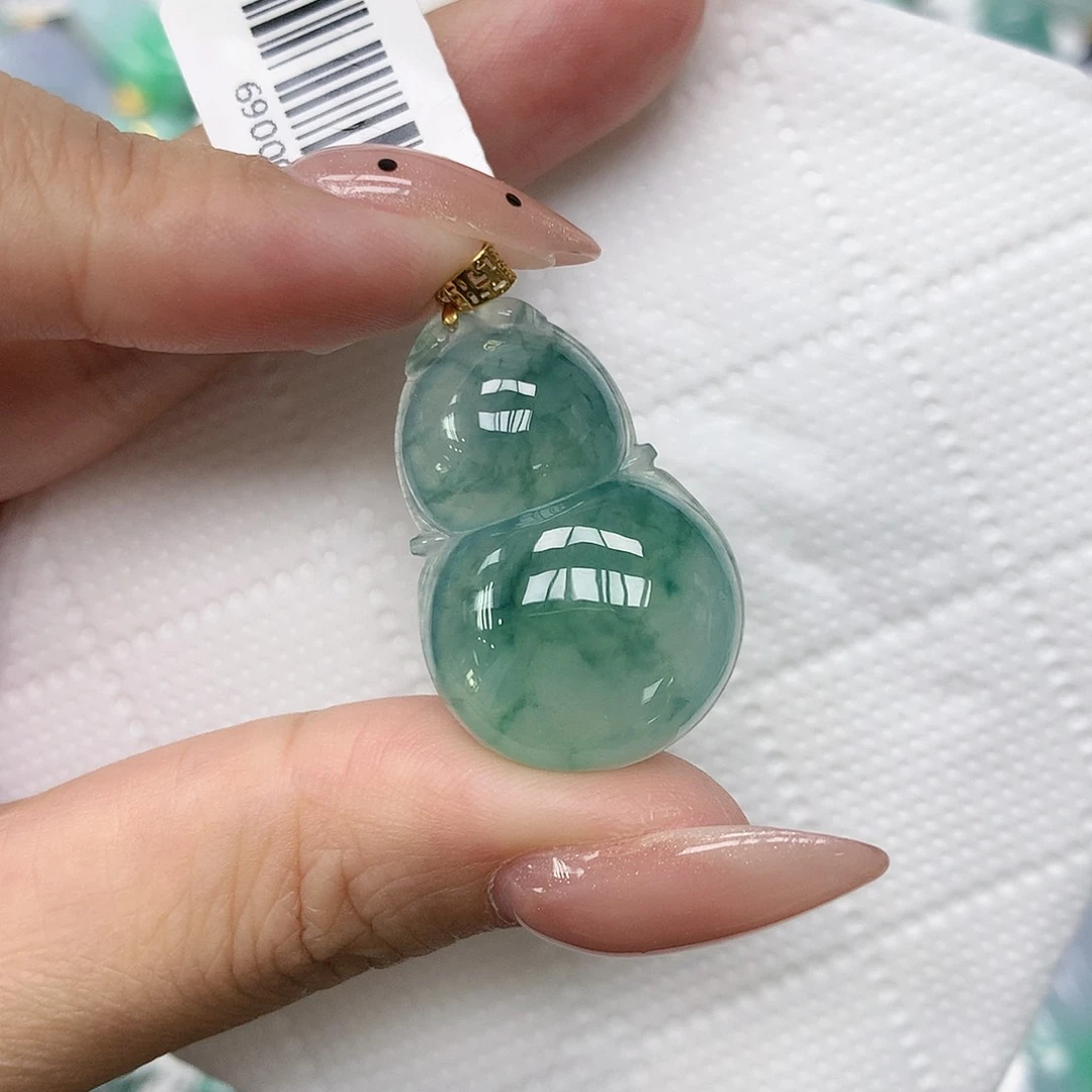 颈饰18K金镶嵌翡翠