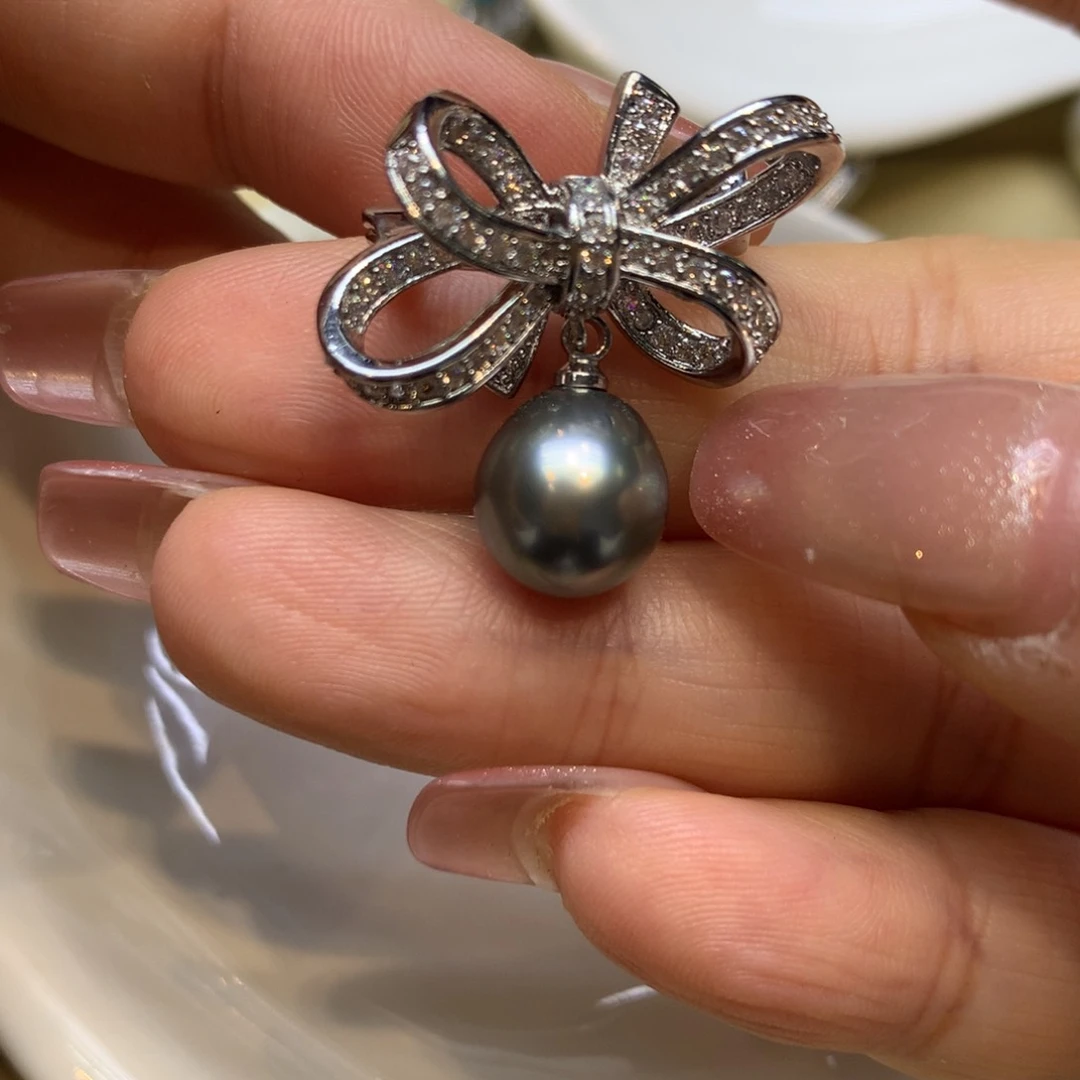 未镶嵌胸饰海水珍珠