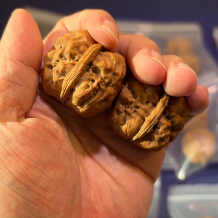 文玩核桃吊坠迷你疙瘩包