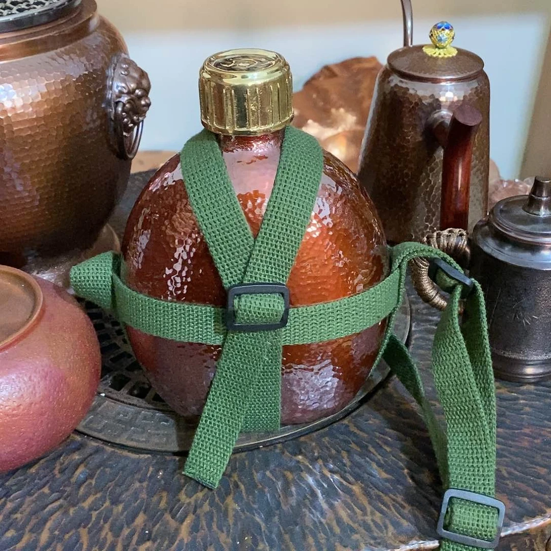 滇***鸡小行军水壶手工锻打工艺