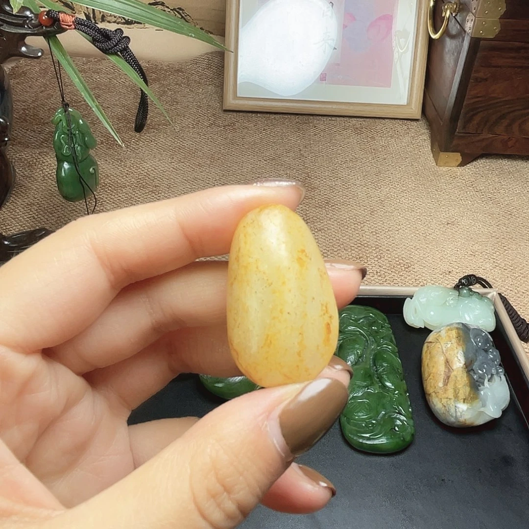 和田玉未镶嵌挂件