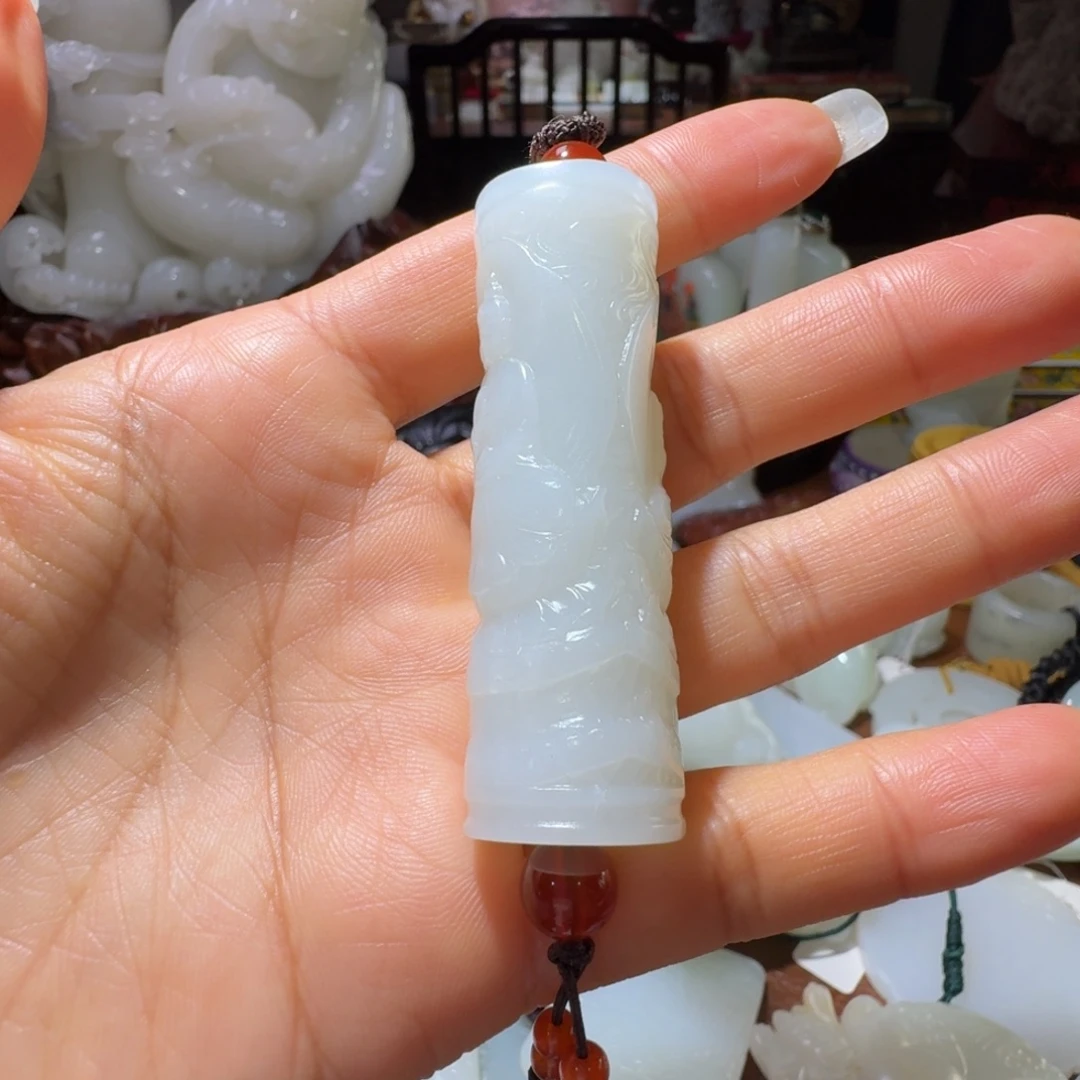 和田玉未镶嵌把件