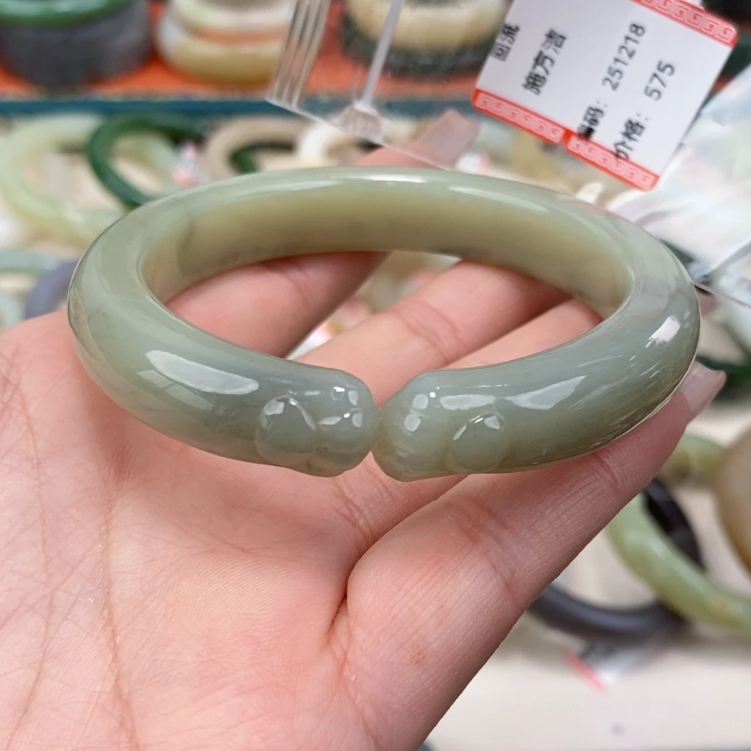 和田玉未镶嵌手镯58.2回流