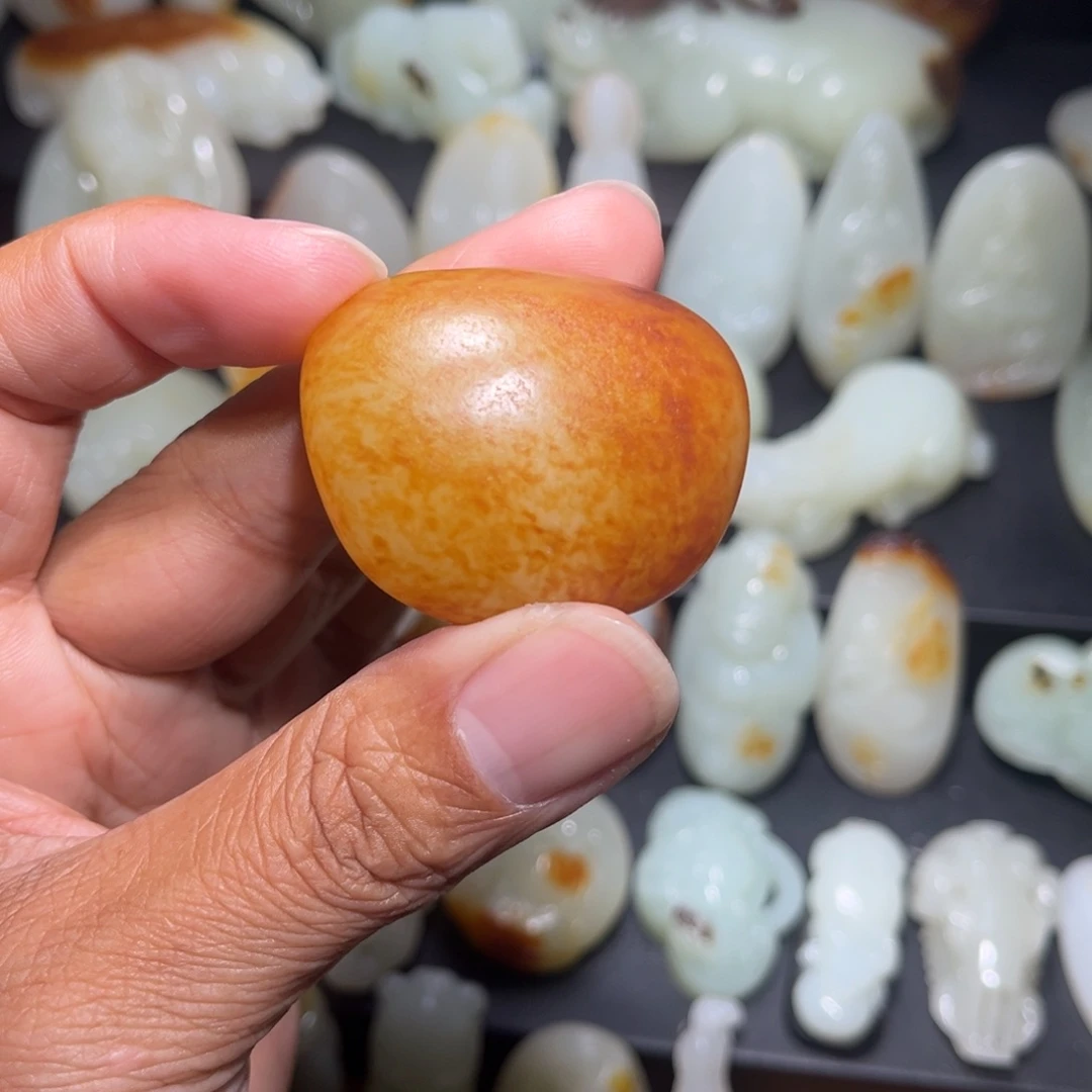 顽***石和田玉未镶嵌颈饰