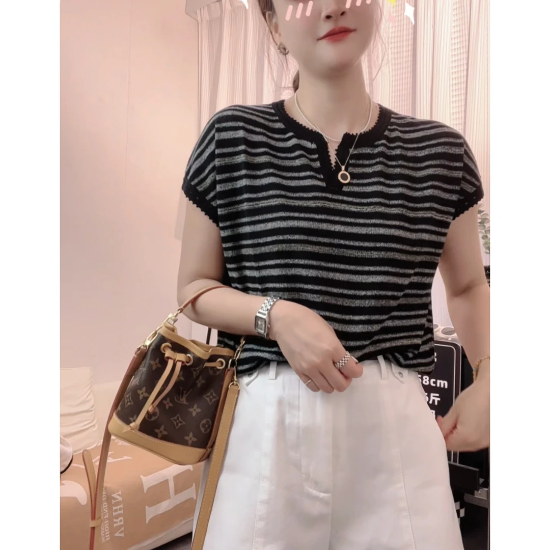 芳芳家【剪刀领】品质在线~细腻柔软! 轻肤感莱赛尔显瘦百搭针织衫