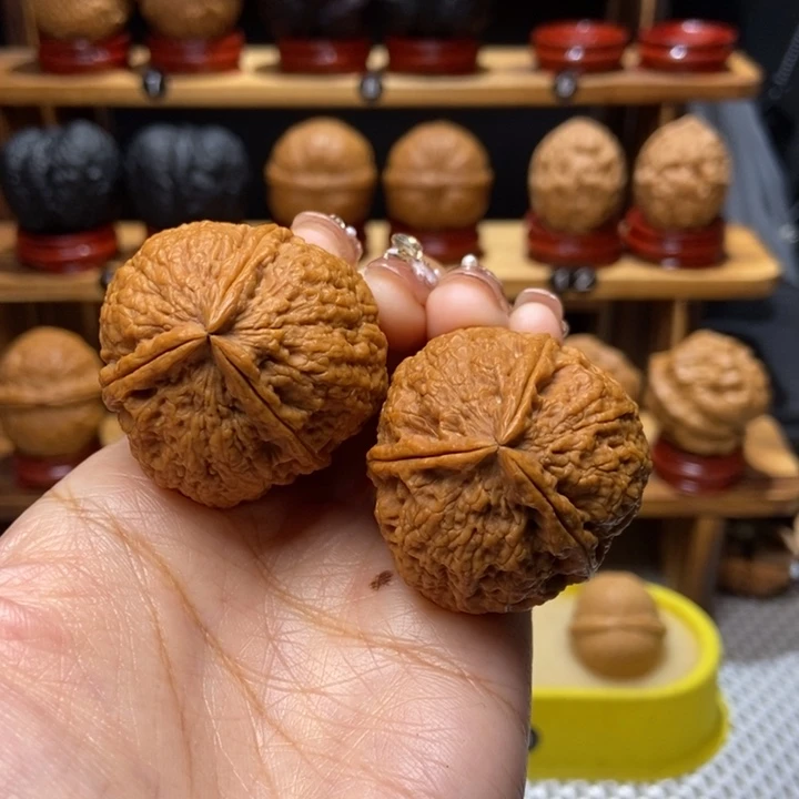 文玩核桃吊坠铁锤三棱14