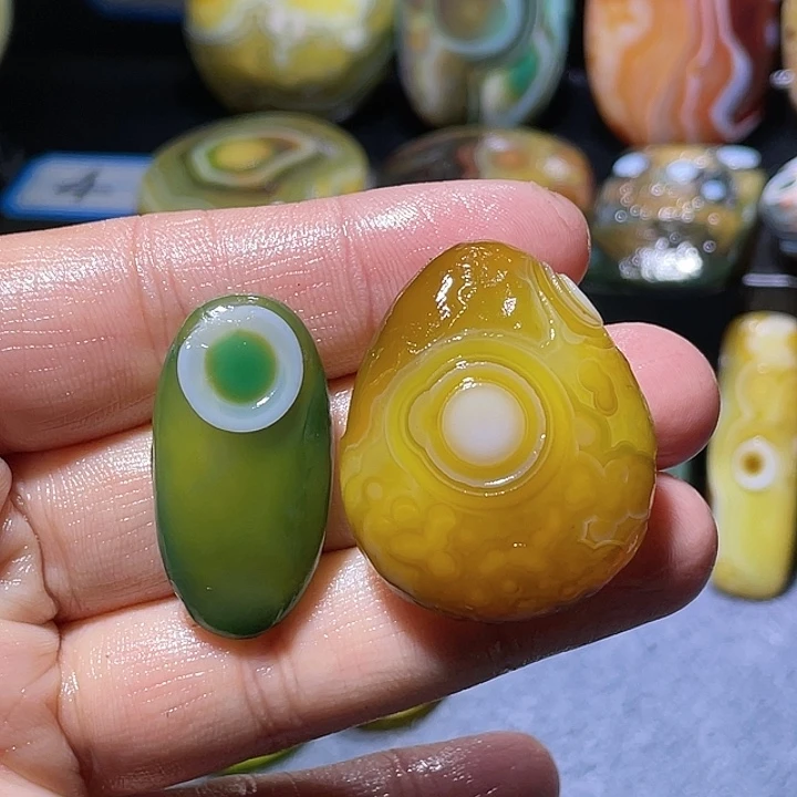 灵***满玛瑙/玉髓未镶嵌珠宝奇石