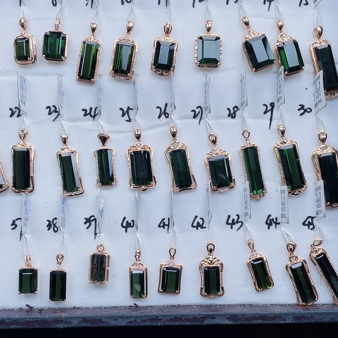 碧玺18K金镶嵌吊坠(不含链)